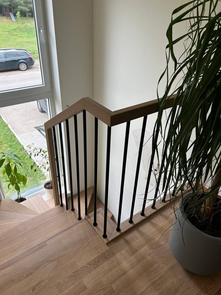 laiptų turėklai namuose