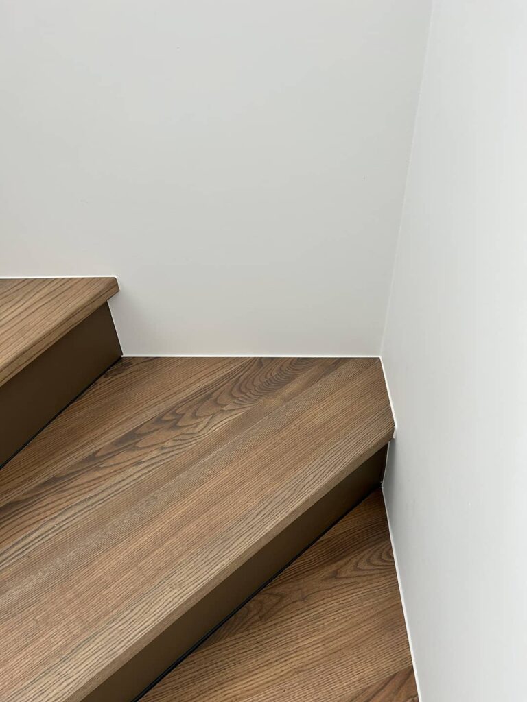 pakopų tarpelio iki sienos apdaila