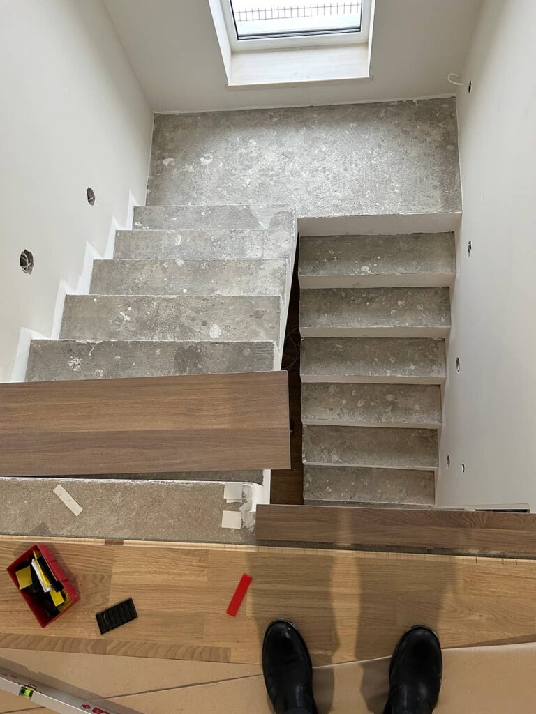 pakopų montavimas ant betoninių laiptų