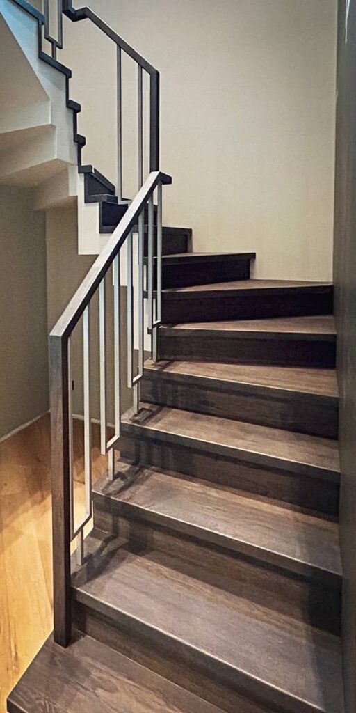 laiptų pakopų montavimas iki rezultato