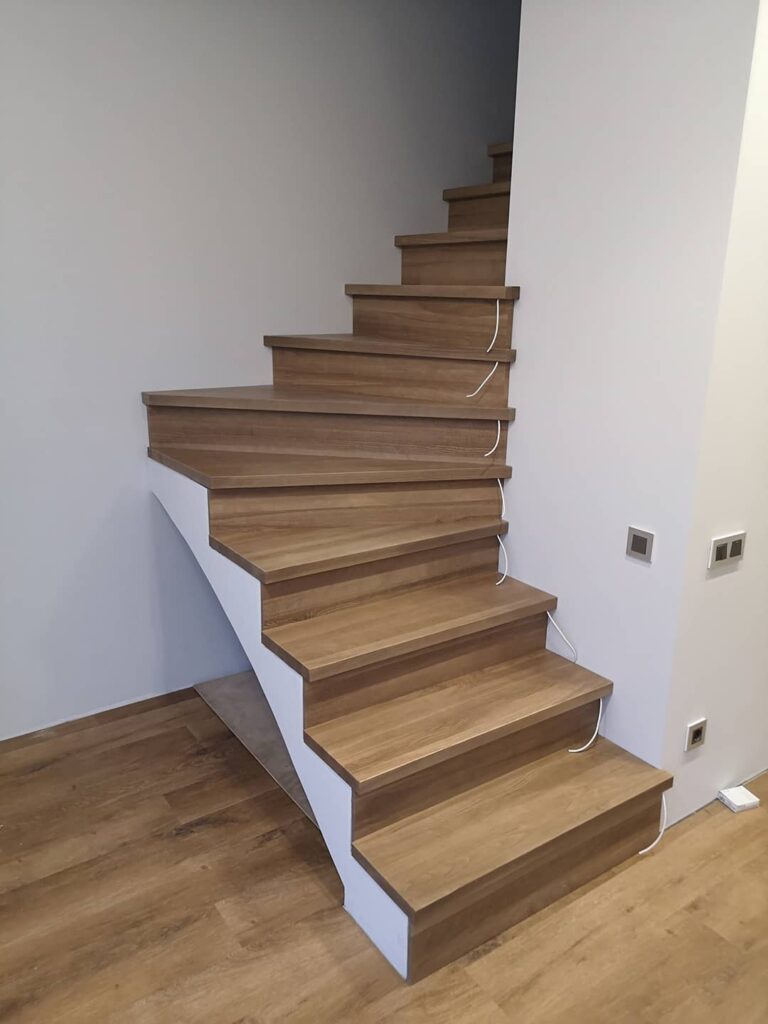 pakopų su led apšvietimu montavimas